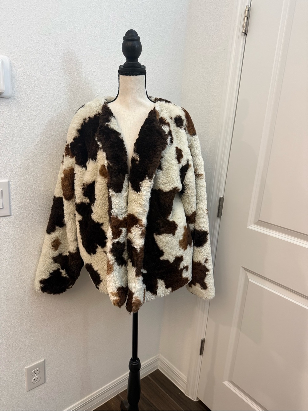 Faux Fur Cow-Print Jacket - Cream & Brown